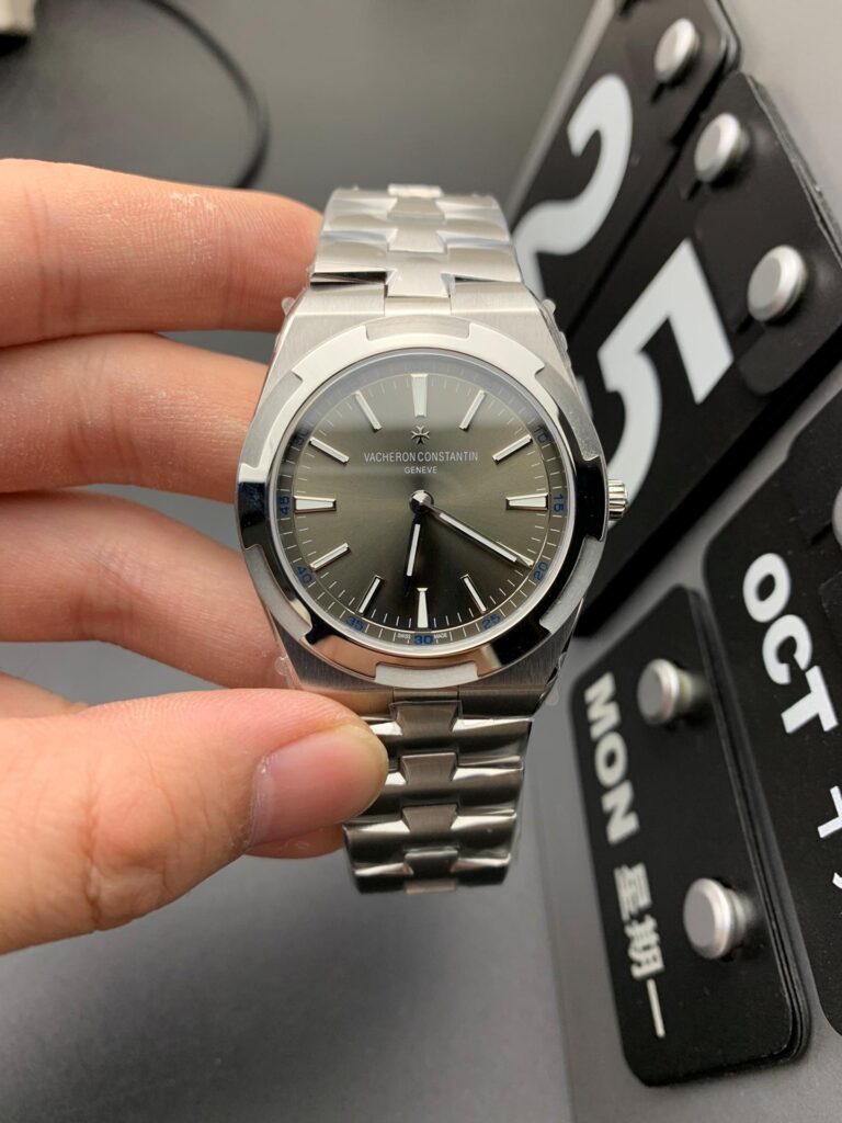 Voyager · Grey